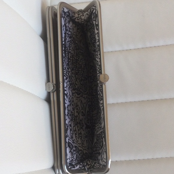 EUC Leather Gray Hobo Lauren Wallet Clutch With Silver Trim - Picture 13 of 16